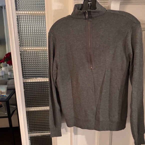 Bailey/44 women’s Deep V choker style Sweater gray size small - Picture 3 of 9